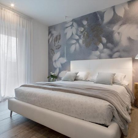 B&B Le Farfalle San Felice del Benaco Exteriör bild