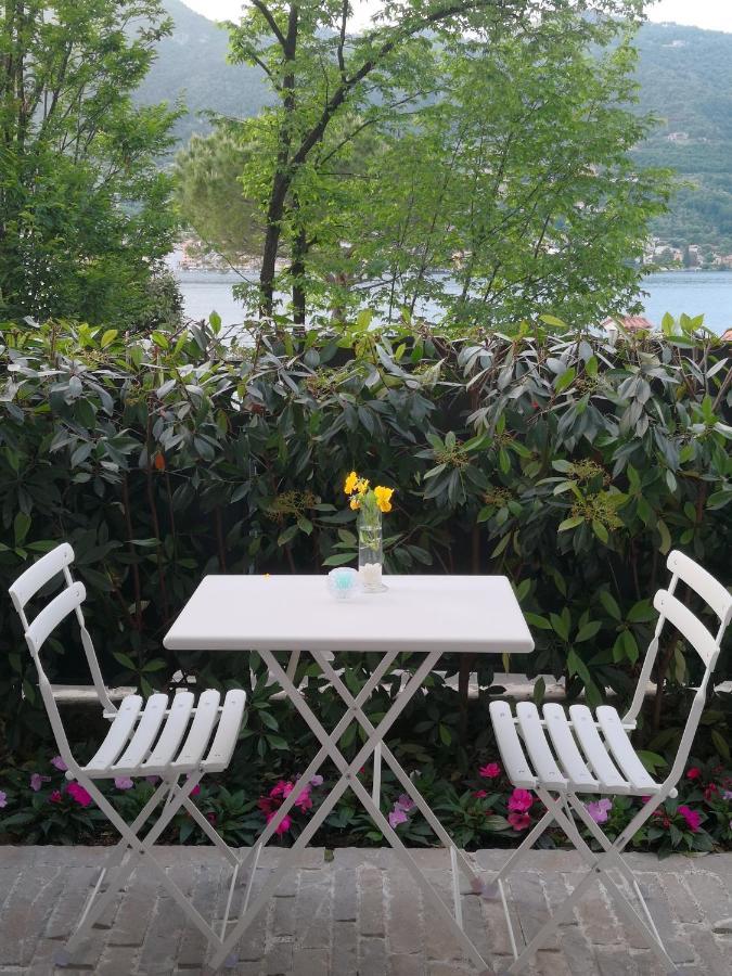 B&B Le Farfalle San Felice del Benaco Exteriör bild